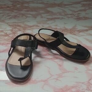EUC Cole Haan Graud 360 Black Leather T-Strap Winslet Sandals Sz 8.5B
